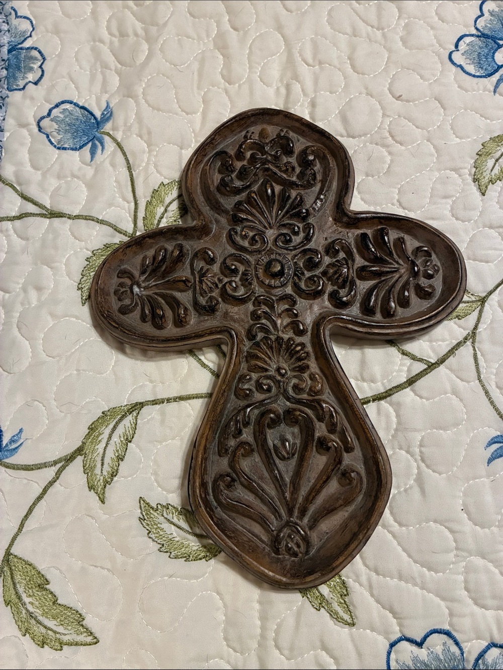 Vintage Inspired Hard Plastic/Resin Decorative Wall Cross -Elements
